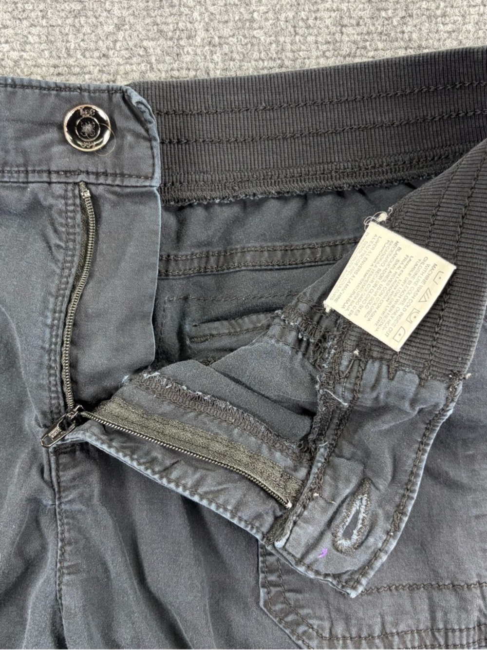 Lee Black Cargo Capris - Picture 7 of 10